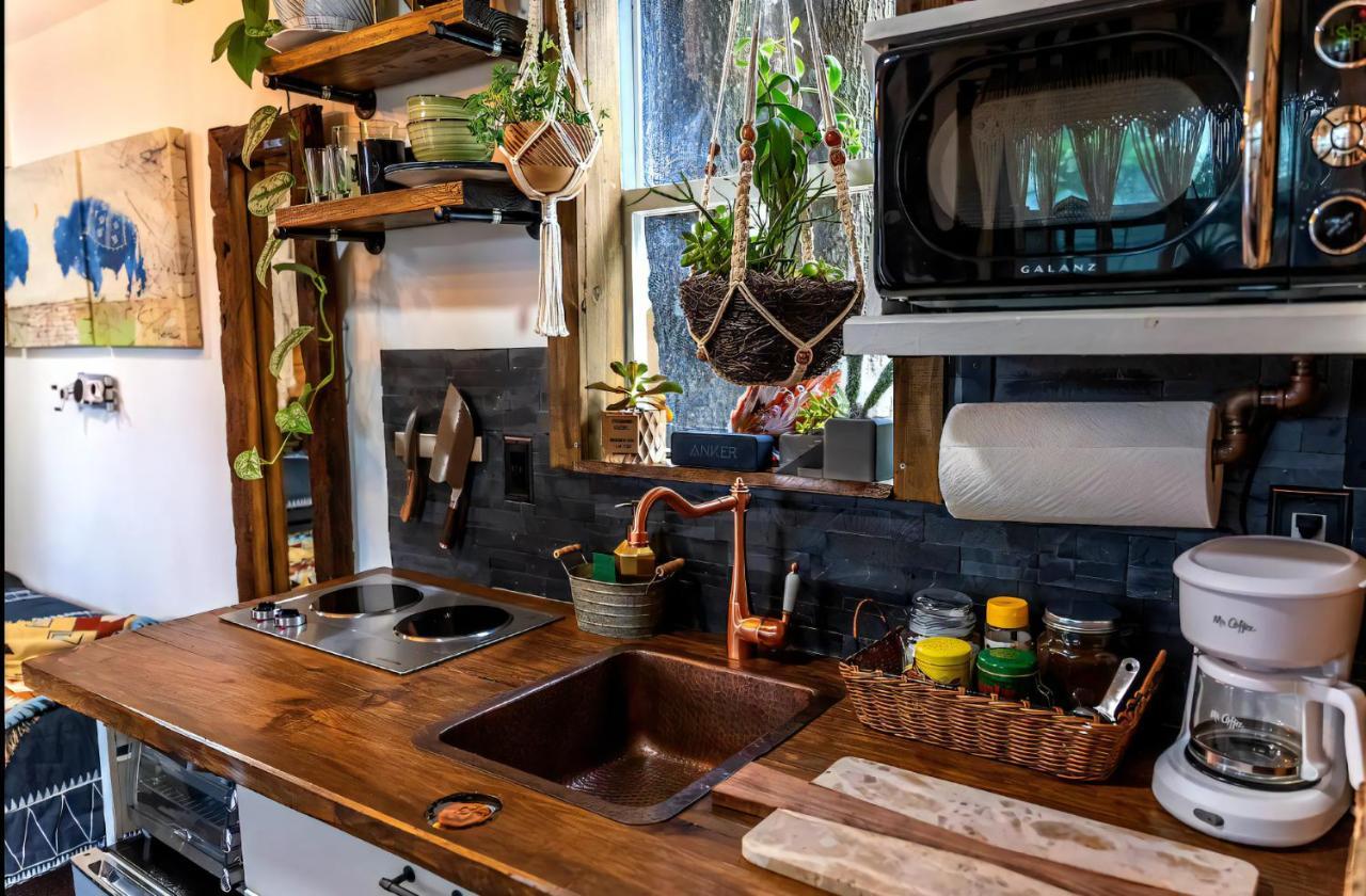 탬파 Cozy Af Tiny-House Oasis 빌라 외부 사진