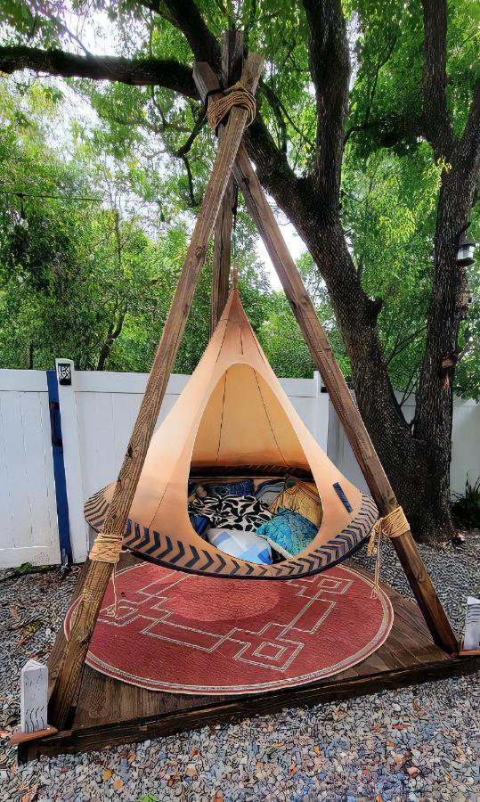 탬파 Cozy Af Tiny-House Oasis 빌라 외부 사진