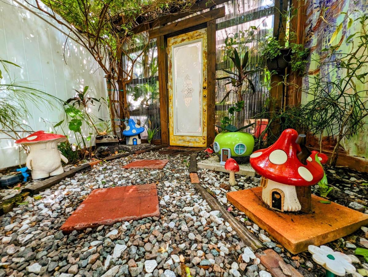 탬파 Cozy Af Tiny-House Oasis 빌라 외부 사진